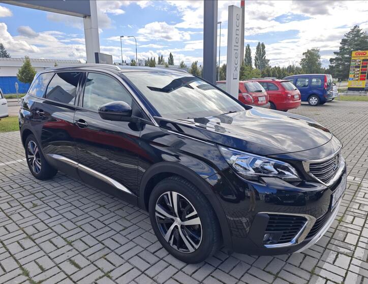 Peugeot 5008 8