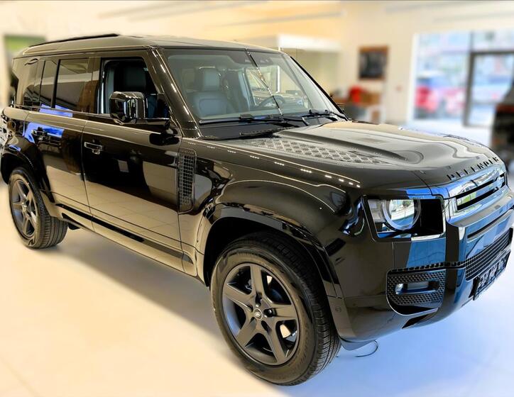Land Rover Defender 8