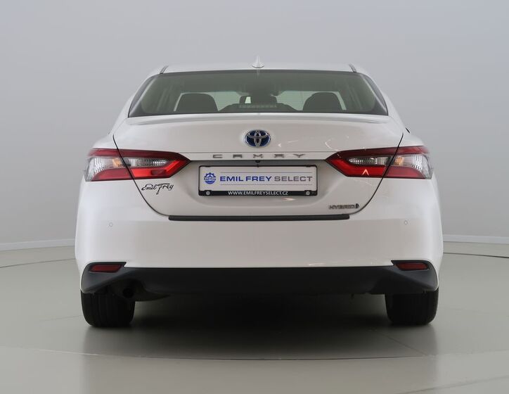 Toyota Camry 6