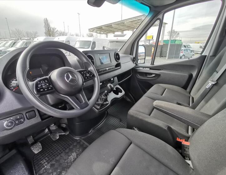 Mercedes-Benz Sprinter 6