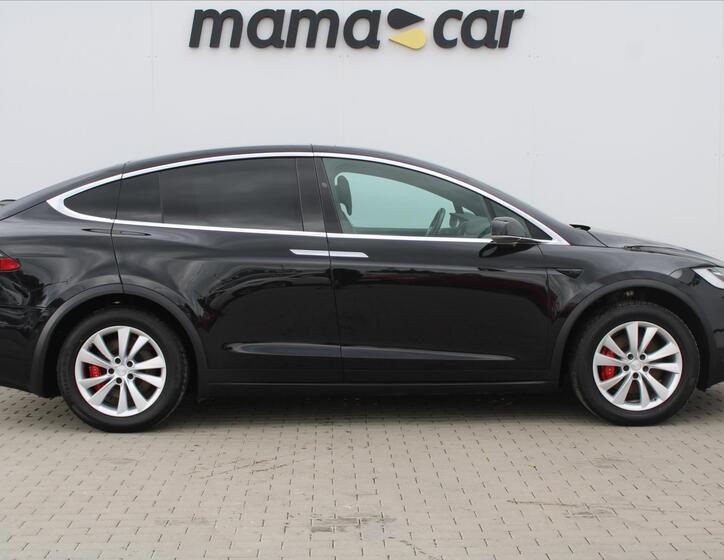 Tesla Model X 8
