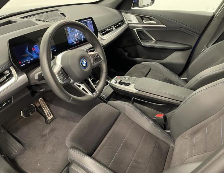BMW iX1 6