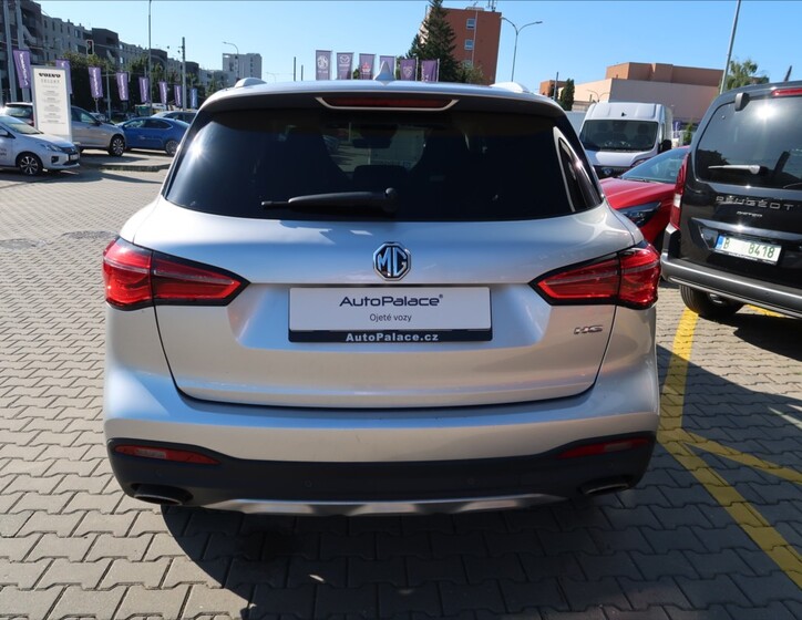 MG HS 5