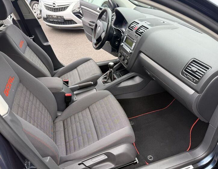 Volkswagen Golf 10