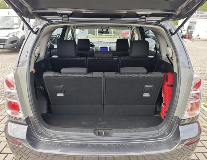 Toyota Corolla Verso 13