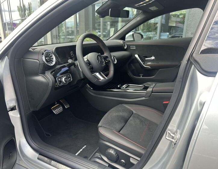 Mercedes-Benz CLA 9