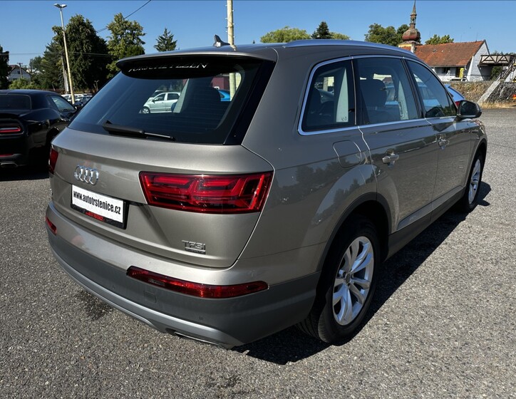 Audi Q7 5