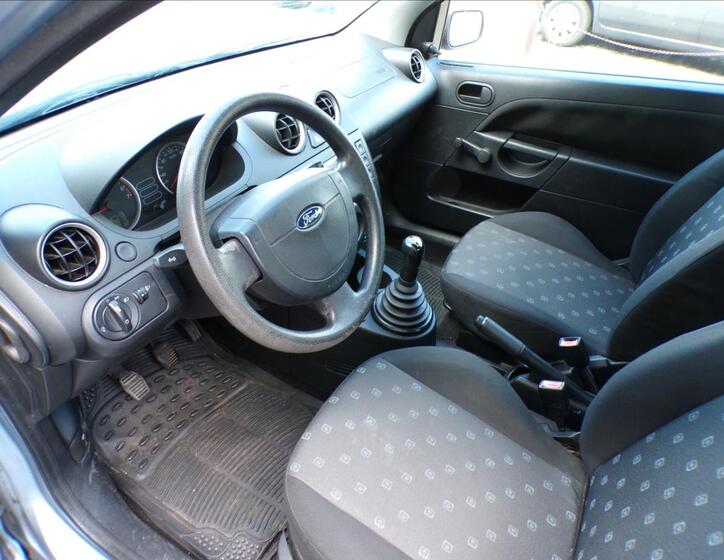 Ford Fiesta 12
