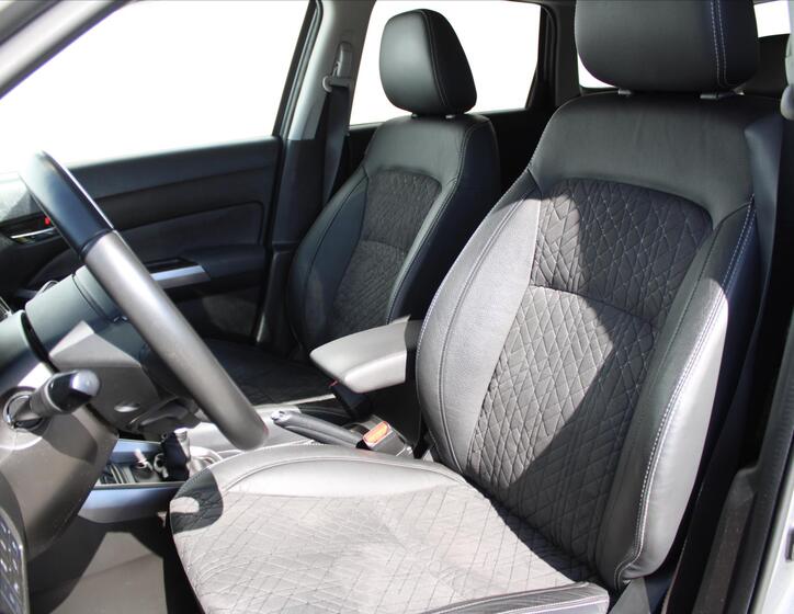 Suzuki Vitara 10