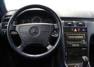 Mercedes-Benz Třídy E 25