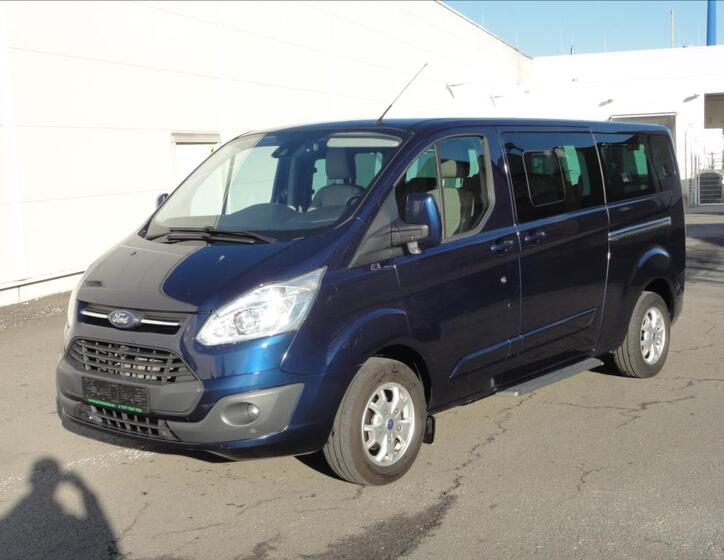 Ford Tourneo Custom 10