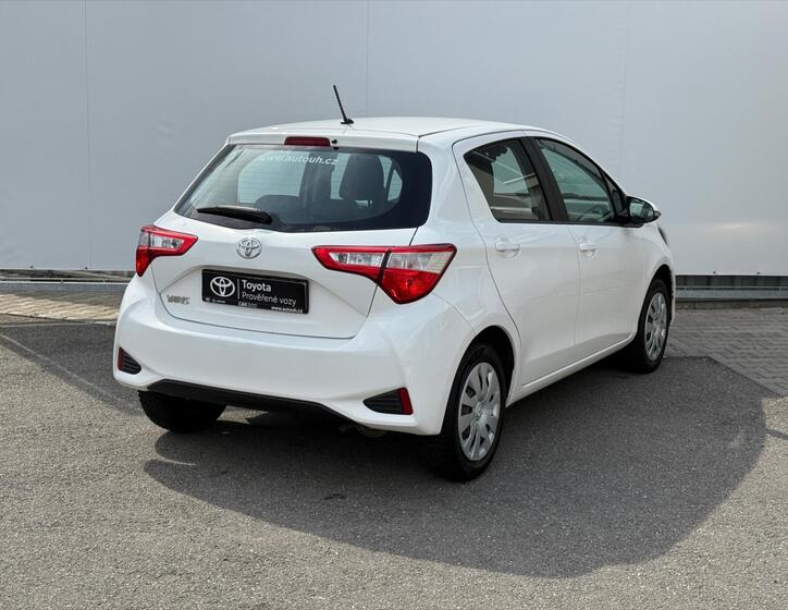 Toyota Yaris 6