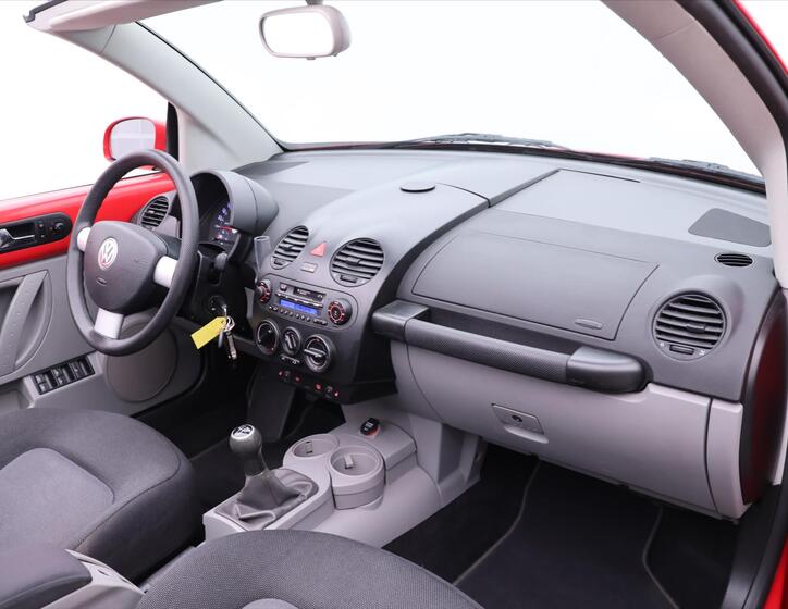 Volkswagen New Beetle 24