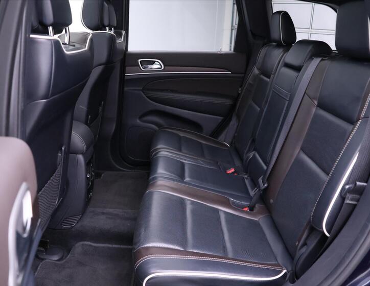 Jeep Grand Cherokee 18
