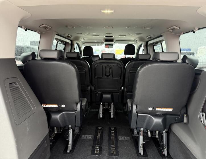 Ford Tourneo Custom 12