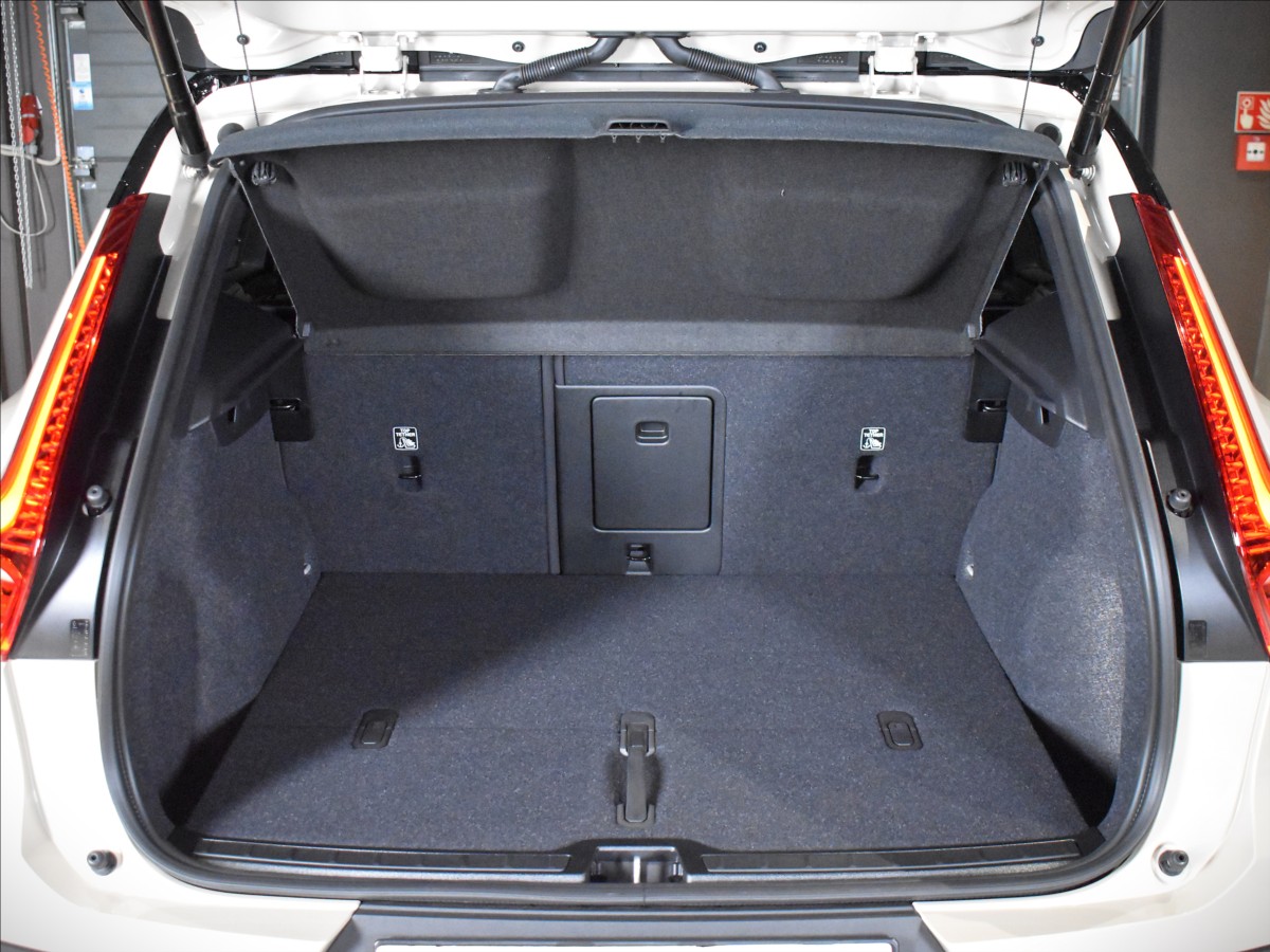 Volvo EX40
