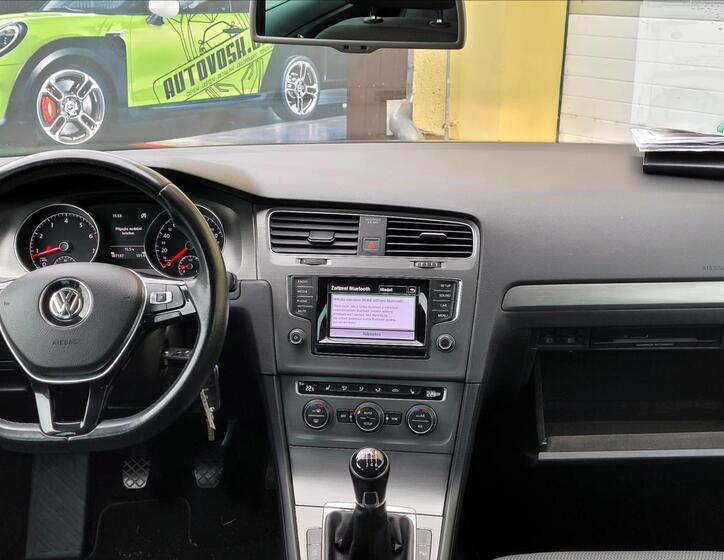 Volkswagen Golf 32