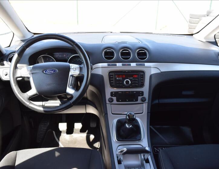 Ford Galaxy 28