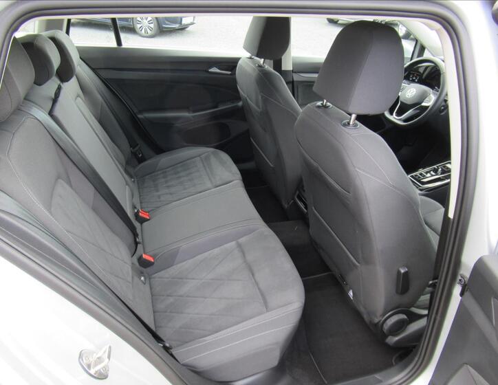 Volkswagen Golf 11