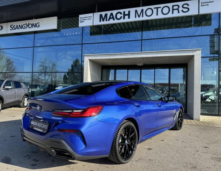 BMW Řada 8 9