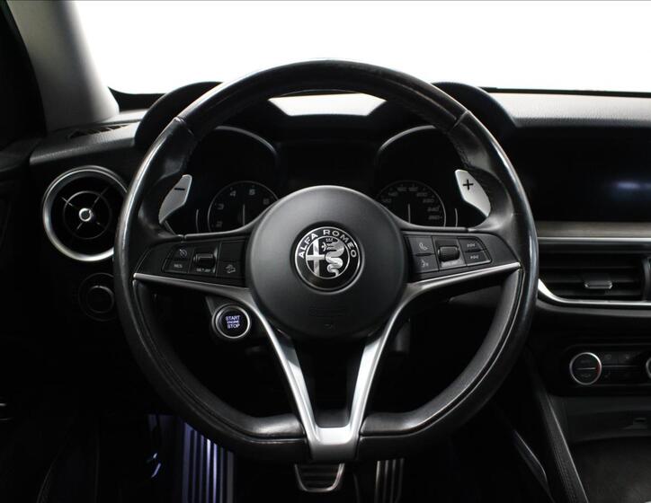 Alfa Romeo Stelvio 17