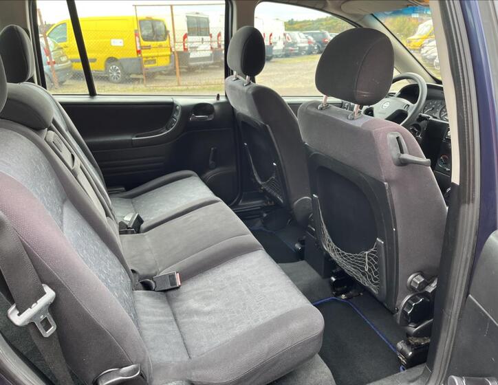 Opel Zafira 11