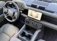 Land Rover Defender 37