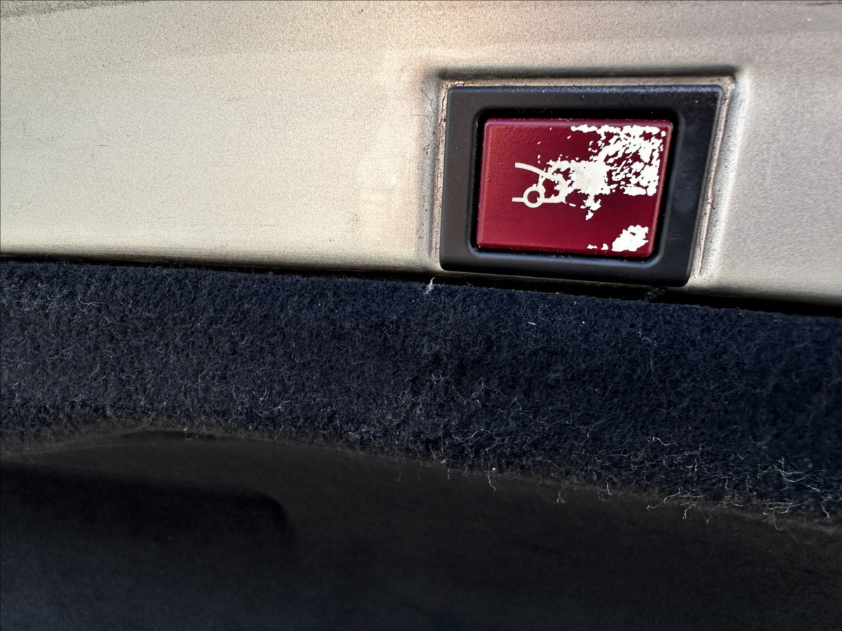 Peugeot 607