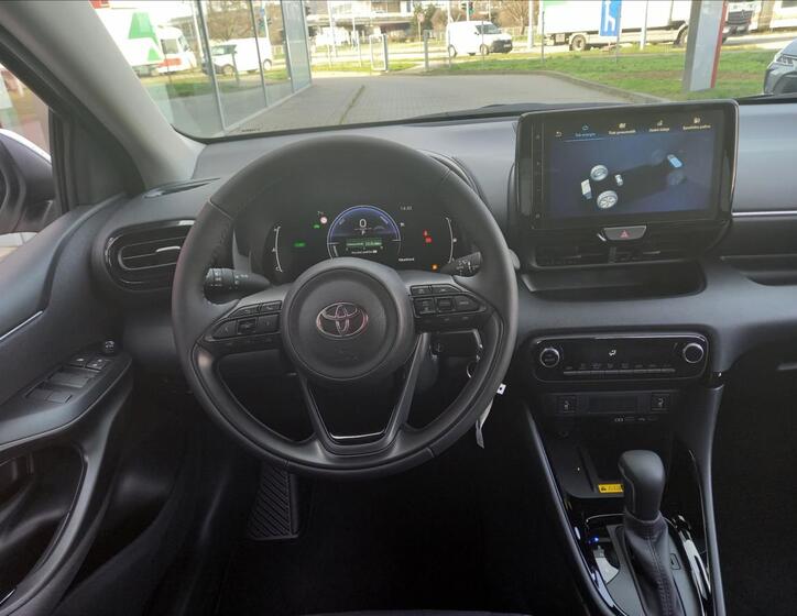 Toyota Yaris 13