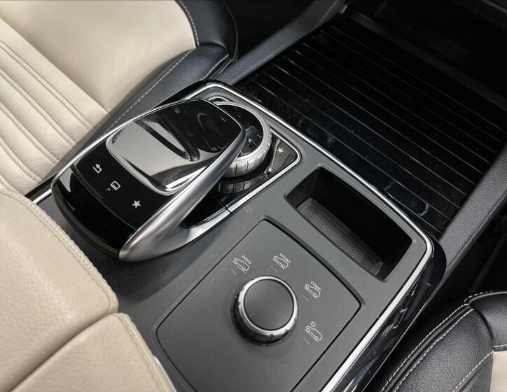 Mercedes-Benz GLE 19