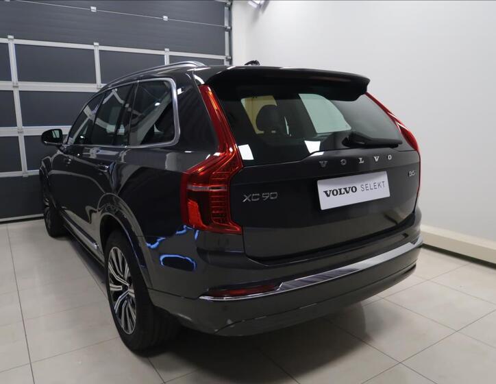 Volvo XC90 4