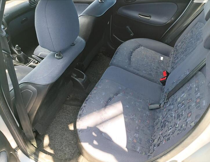 Peugeot 206 11