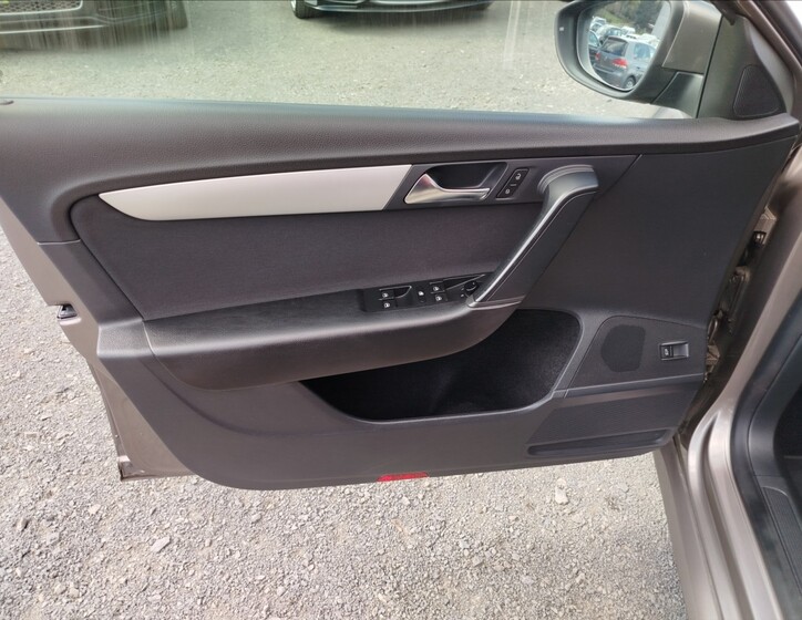 Volkswagen Passat 9