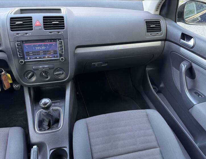 Volkswagen Golf 31