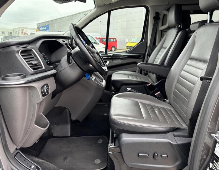 Ford Tourneo Custom 21