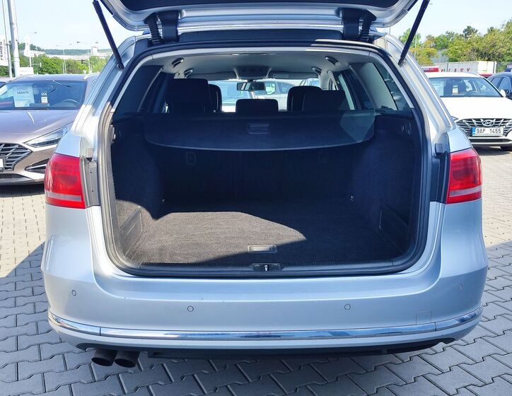 Volkswagen Passat 9