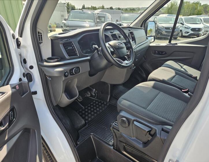 Ford Transit 8