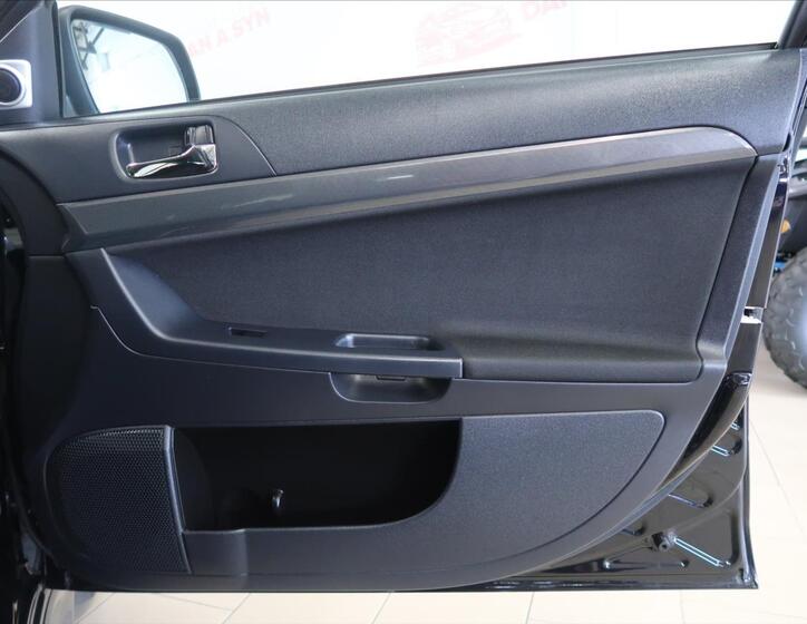 Mitsubishi Lancer 12