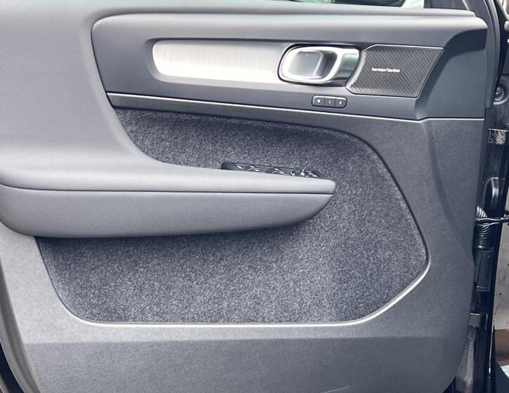 Volvo XC40 17