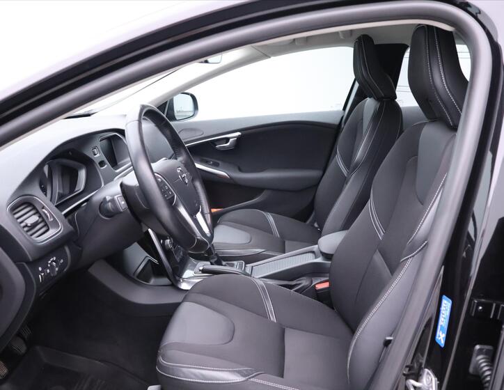 Volvo V40 12