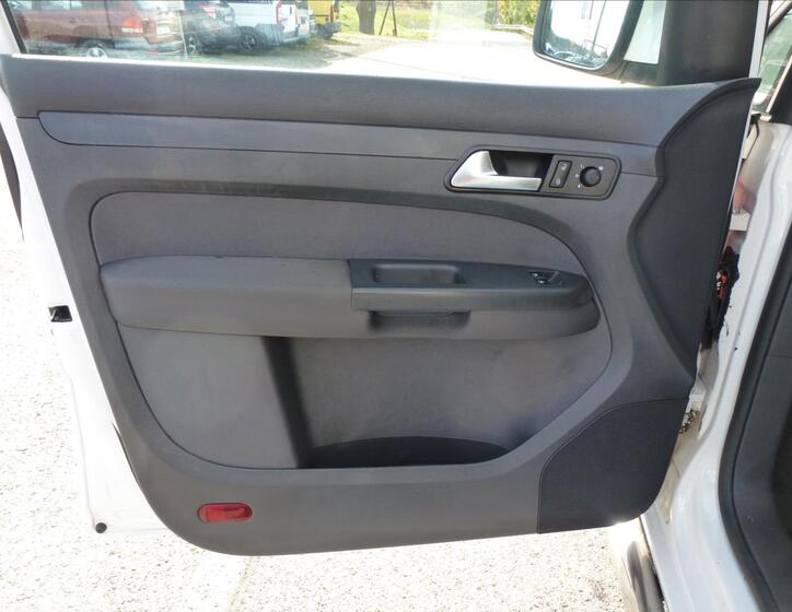 Volkswagen Caddy 13