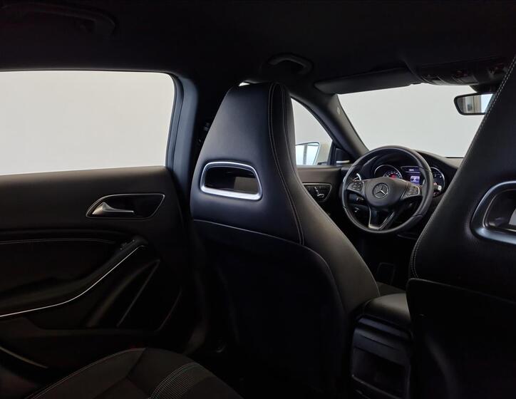 Mercedes-Benz CLA 1