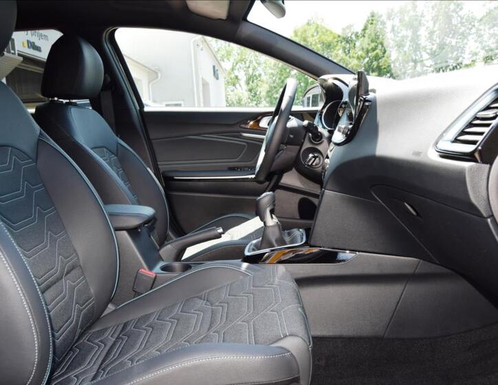 KIA Ceed 4