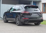 Porsche Cayenne 8