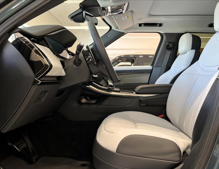 Land Rover Range Rover Sport 11
