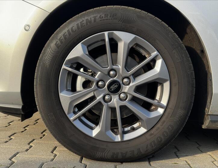 Ford Focus 10