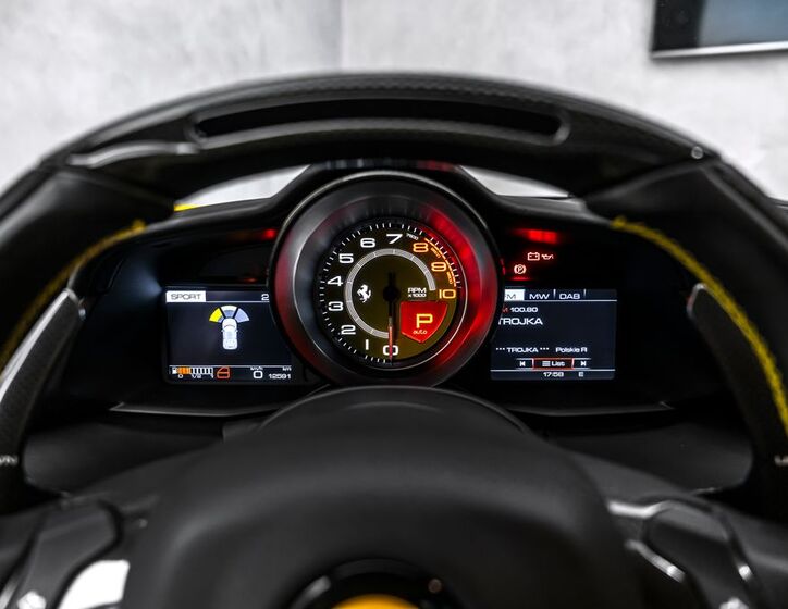 Ferrari 488 28