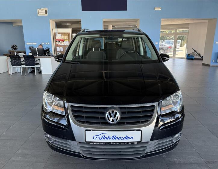 Volkswagen Touran 2