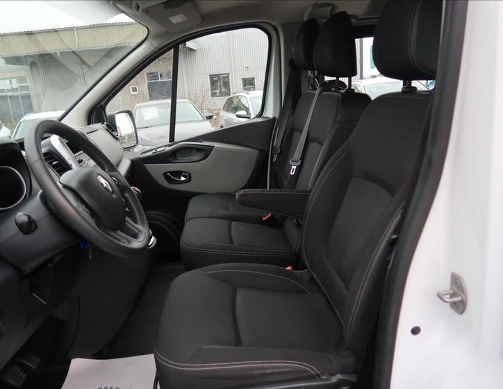 Renault Trafic 12