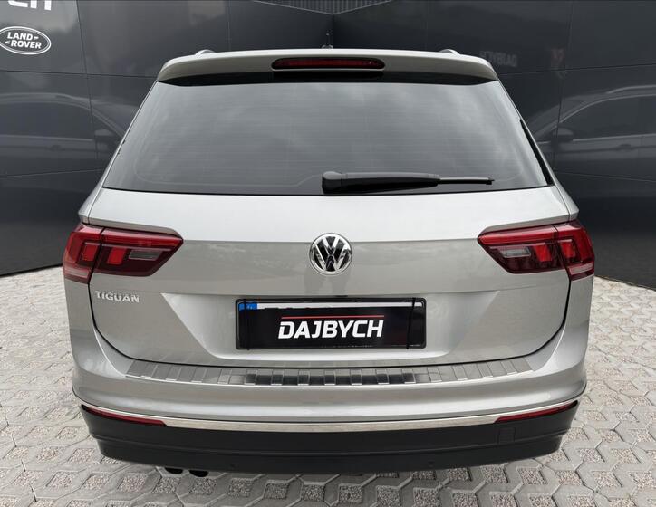 Volkswagen Tiguan 8
